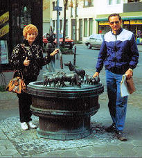 Olivier- en Charlotte Henning - 1992. Hester Henning wat hulle vergesel het, het die foto geneem